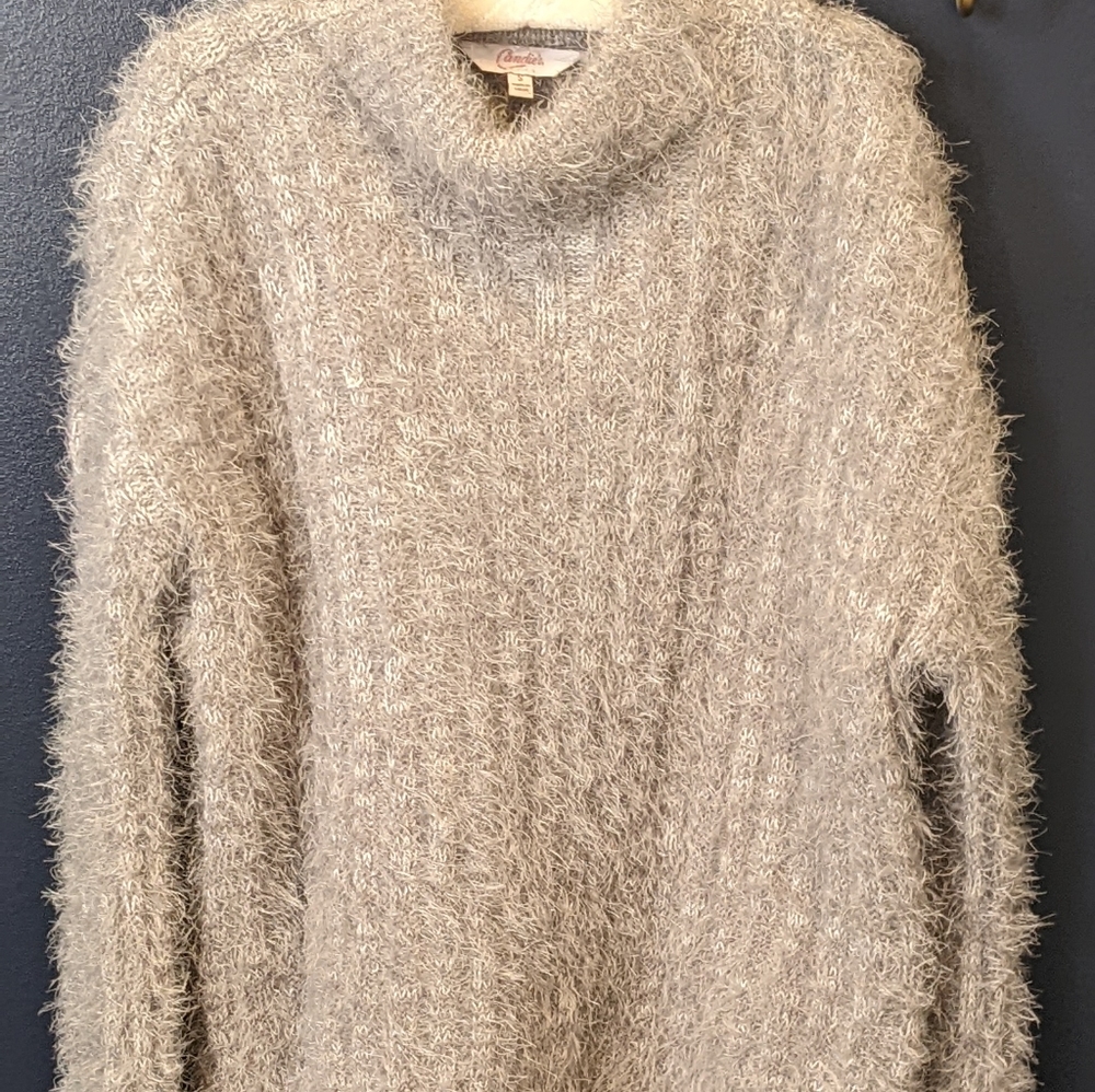 Gray Candie's sweater